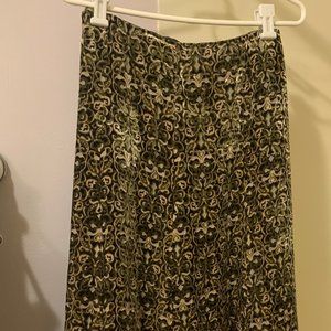 Beautiful ANN TAYLOR Devoré Velvet & Silk Blend Skirt, Perfect for All Seasons